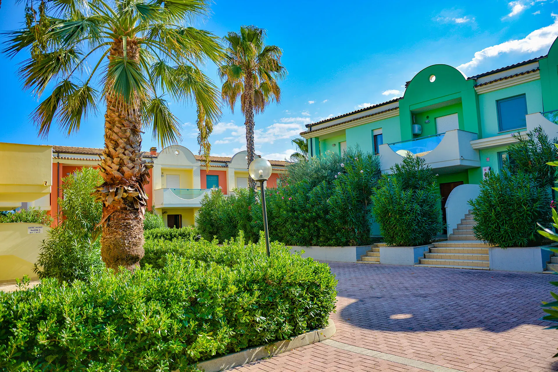 Appartamento Bilocale Garden al Centro Vacanze De Angelis, resort sulla Riviera del Conero a Numana