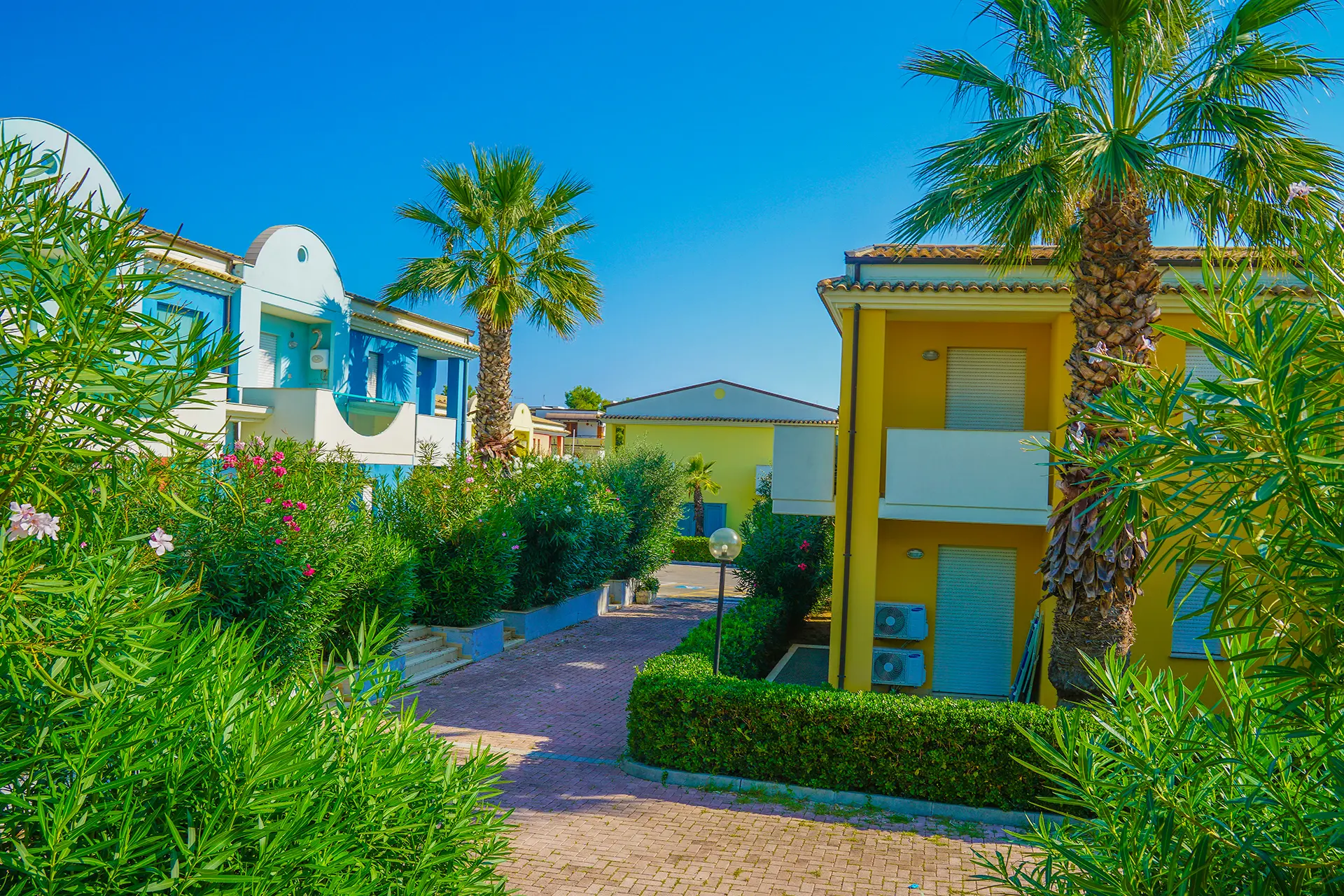 Appartamento Trilocale Garden al Centro Vacanze De Angelis, resort sulla Riviera del Conero a Numana