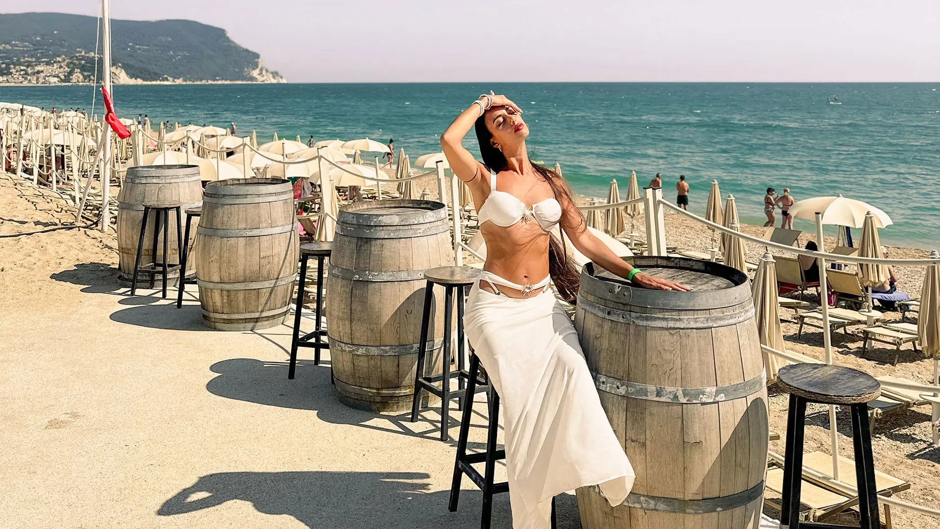 Ristorante fronte mare sulla Riviera del Conero con dehor panoramico e vista Monte Conero