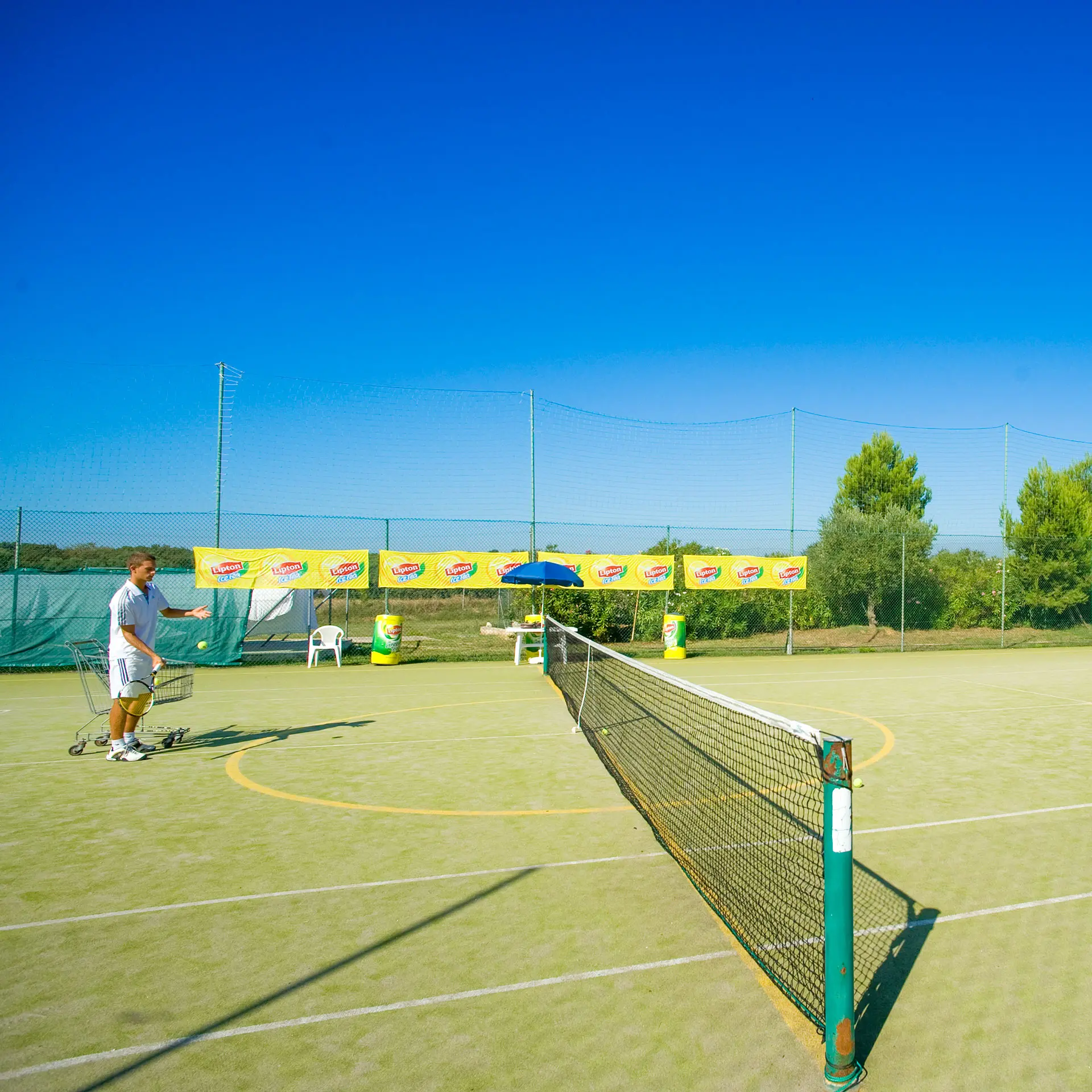 Tennis al Centro Vacanze De Angelis, resort sulla Riviera del Conero a Numana